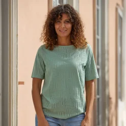 Ausbrenner-Shirt mit geometrischem Muster.