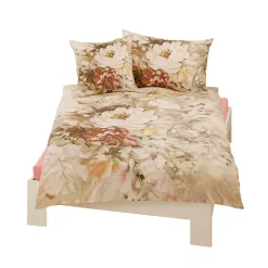 Bettwäsche mit Aquarellblüten