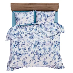 Bettwäsche mit blauen Aquarell-Blüten