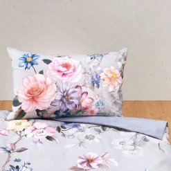 Bettwäsche mit Blütenzweigen