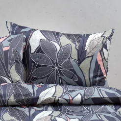 Bettwäsche mit Blättermotiven