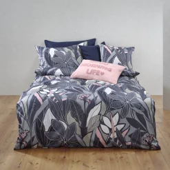 Bettwäsche mit Blättermotiven