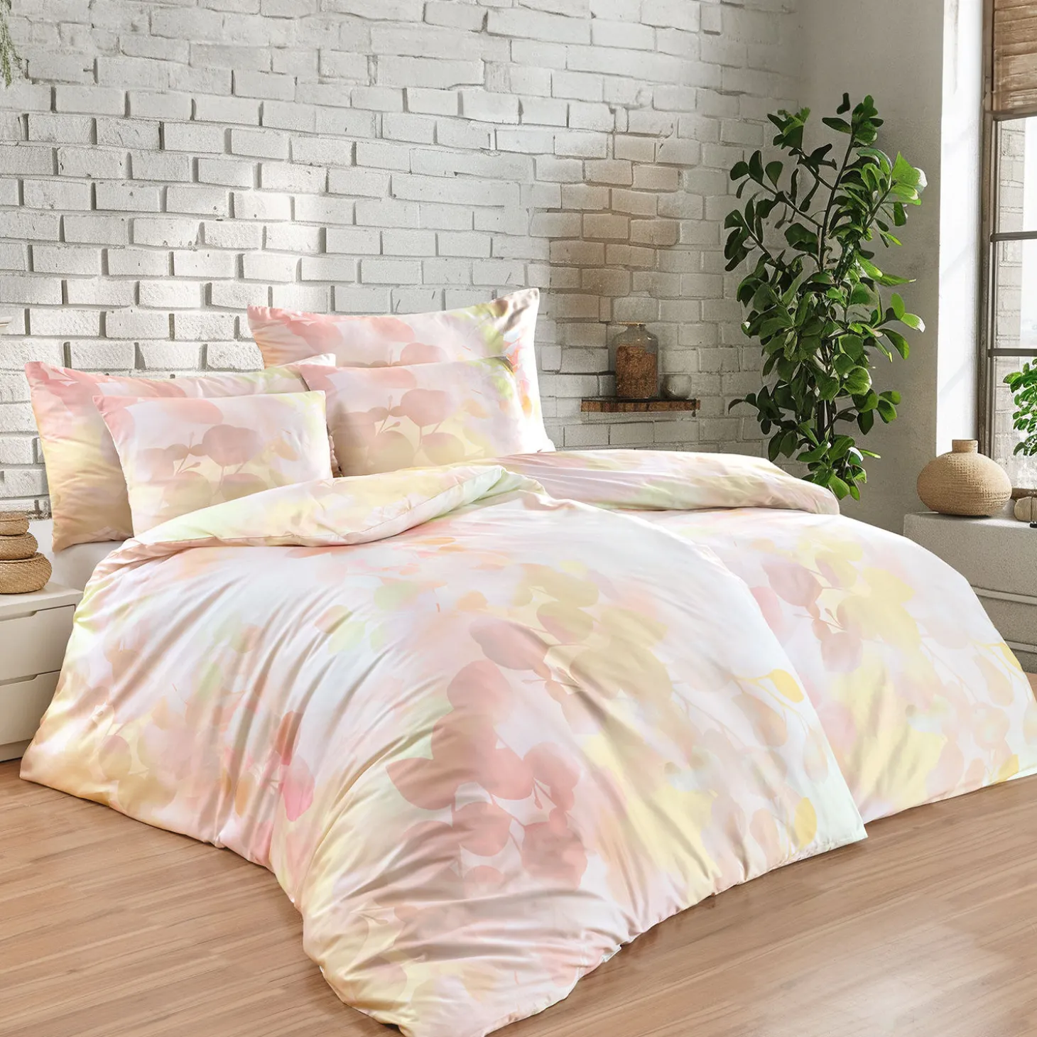Bettwäsche mit Blumenmuster in Pastell