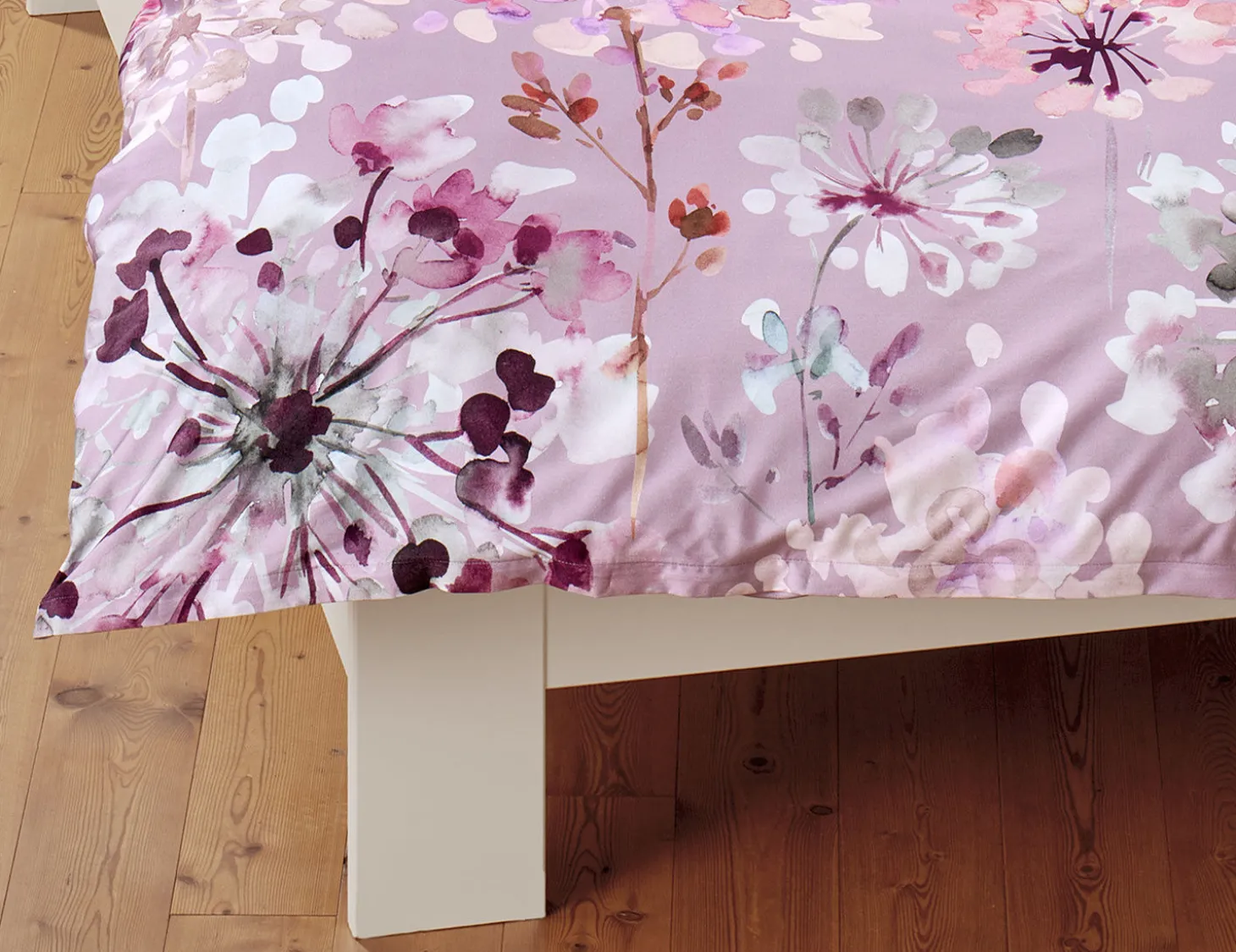 Bettwäsche mit Blumenmuster in Aquarelltechnik