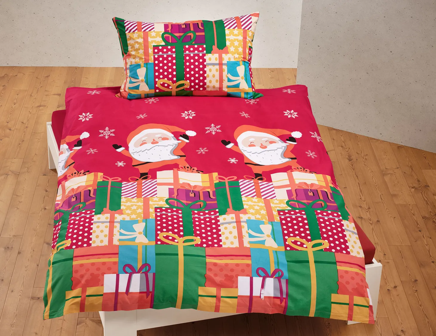 Bettwäsche mit farbenfrohem Weihnachtsmotiv