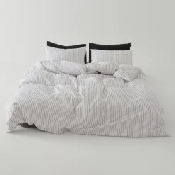 Bettwäsche mit feinen Streifen in Twill-Qualität