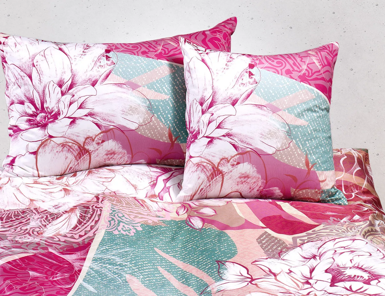 Bettwäsche mit grossem Blüten und Blätter Print