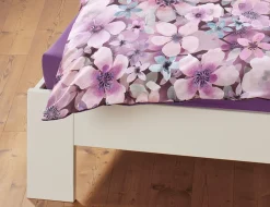 Bettwäsche mit grossflächigem Blütenmuster