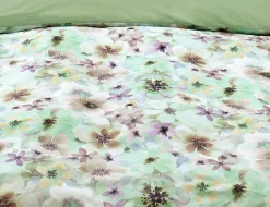 Bettwäsche mit grossflächigem Blütenmuster