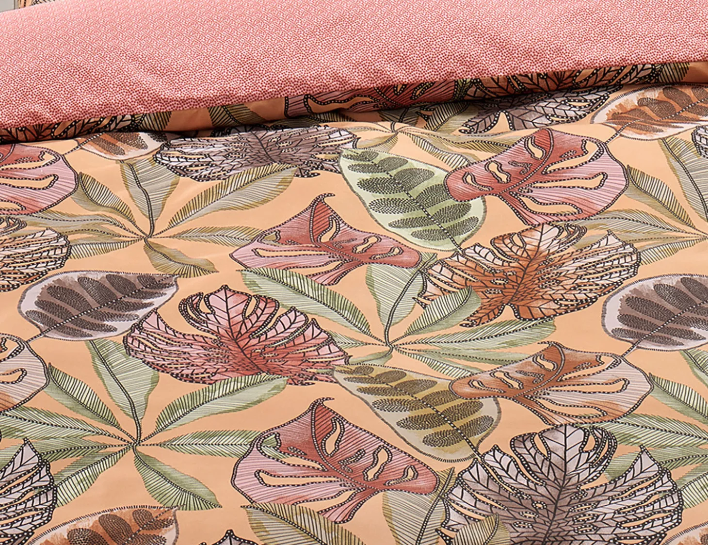 Bettwäsche mit herbstlichem Blattmuster