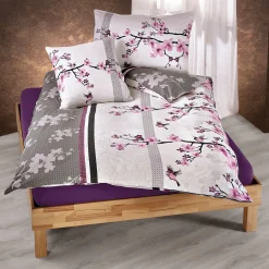 Bettwäsche mit Kirschblüten in schönen violett-anthrazit Farbtönen
