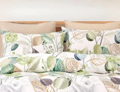 Bettwäsche mit kunstvollem Blumen- Blätterprint