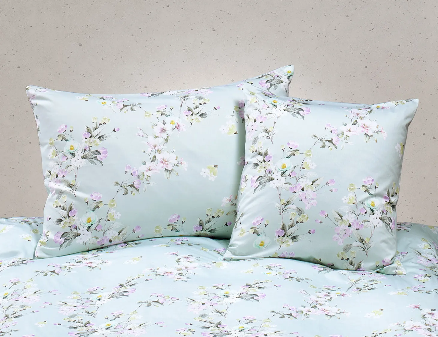 Bettwäsche mit schönem Blumenmotiv