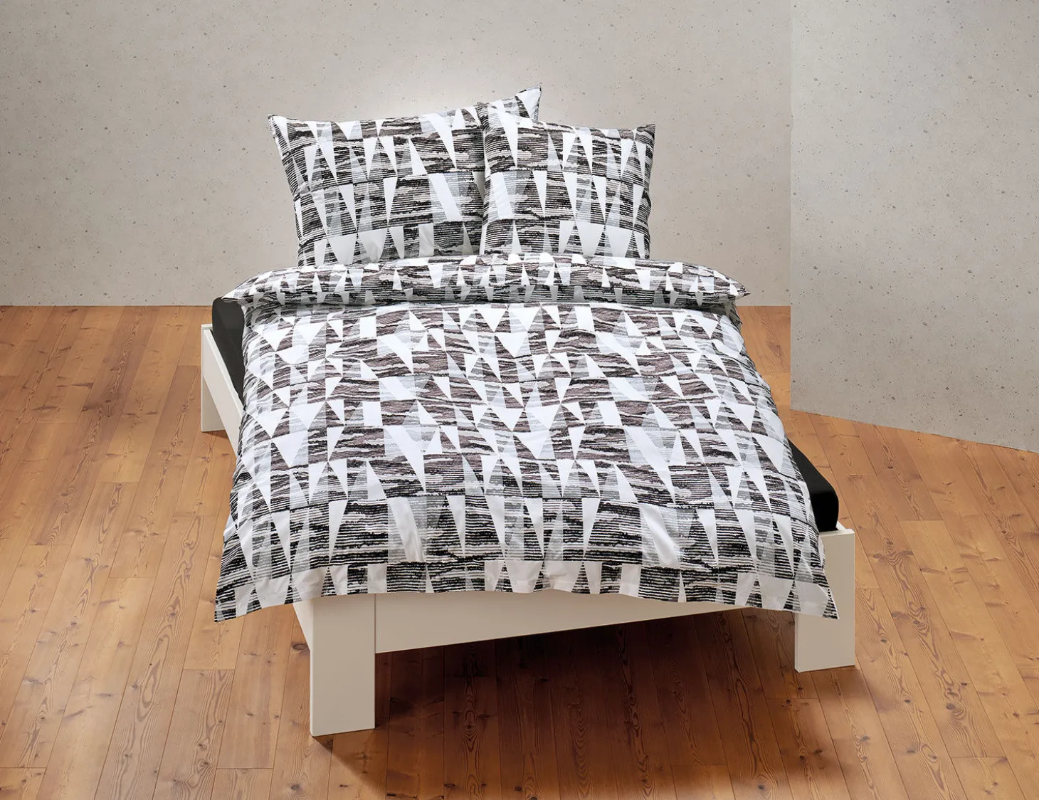 Bettwäsche mit Triangelmuster schwarz-weiss