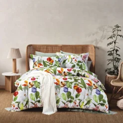 Bettwäsche mit tropischen Blüten & Früchten