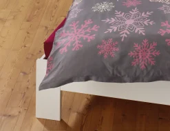 Bettwäsche mit verschiedenen Schneeflockenformen