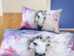 Bettwäsche mit zauberhaftem Einhorn in violetten Farbtönen