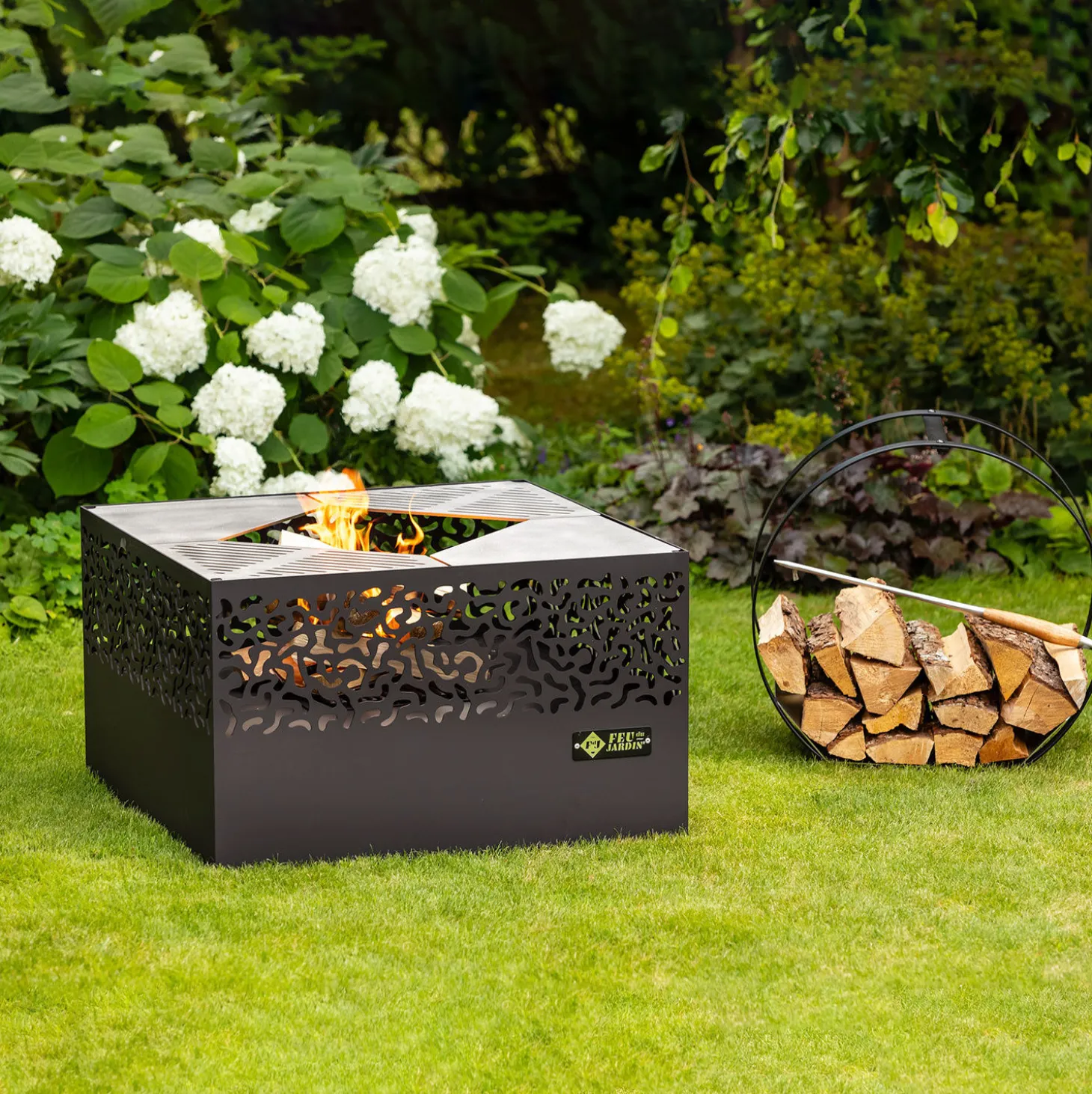 Feu du Jardin Gartenfeuer Carre