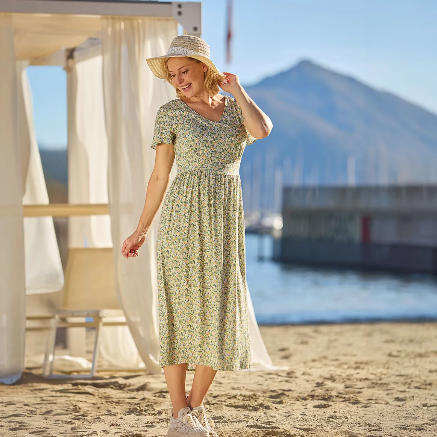 Florales Sommerkleid in angenehmer Viscosequalität