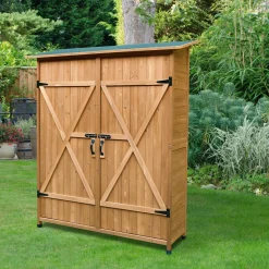 Geräteschrank aus Fichtenholz