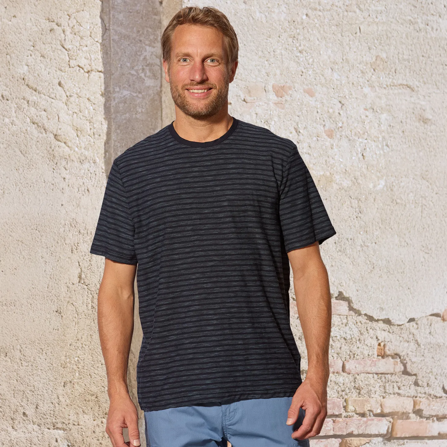 Gestreiftes Herren-T-Shirt in Navy aus Baumwolle