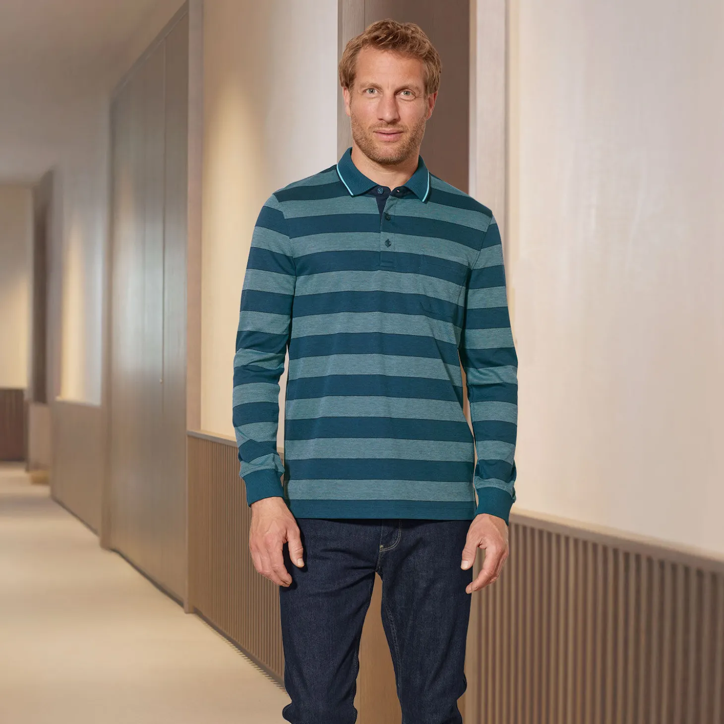 Gestreiftes Langarm-Poloshirt mit Brusttasche