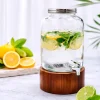 Getränkespender aus Glas