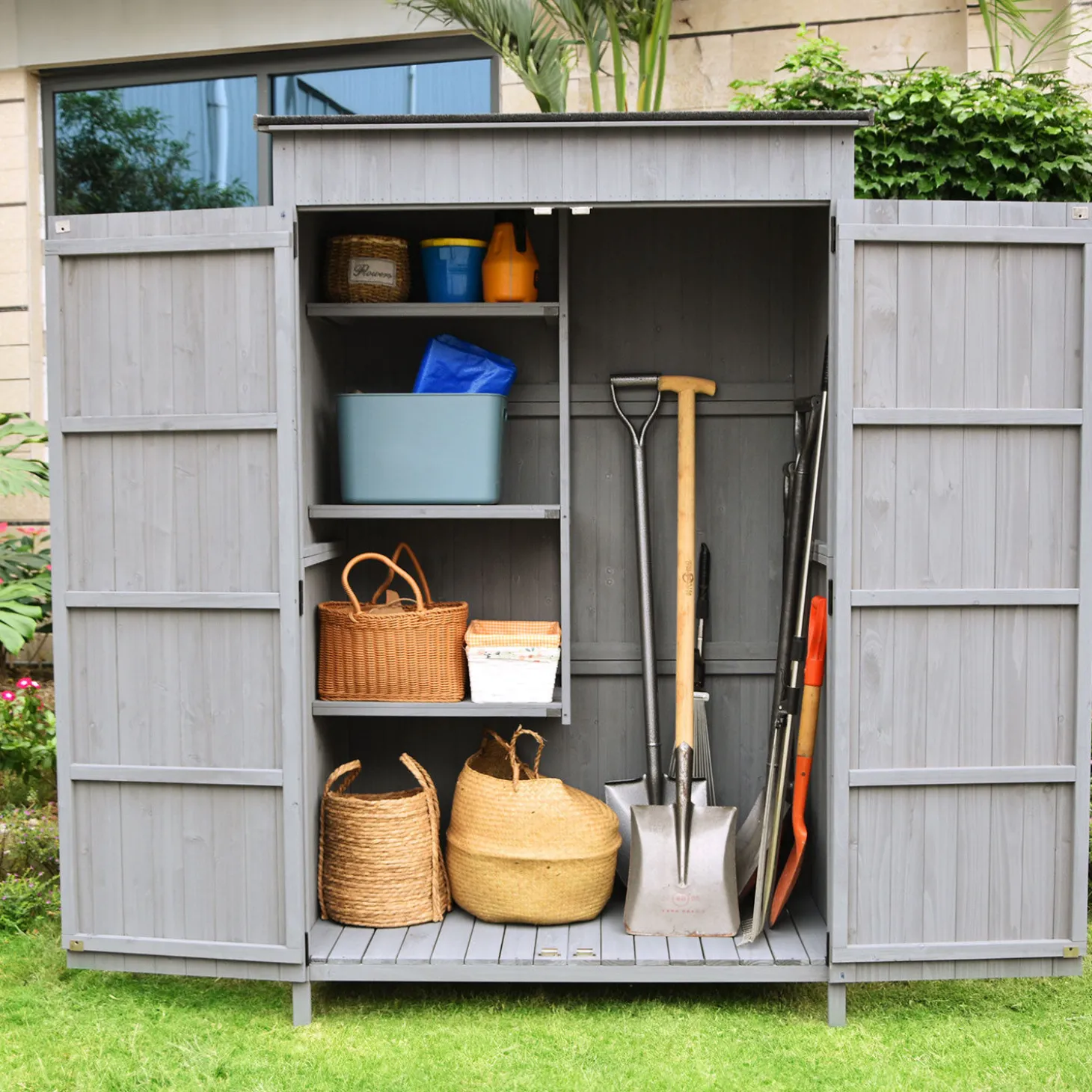 Holz-Geräteschrank