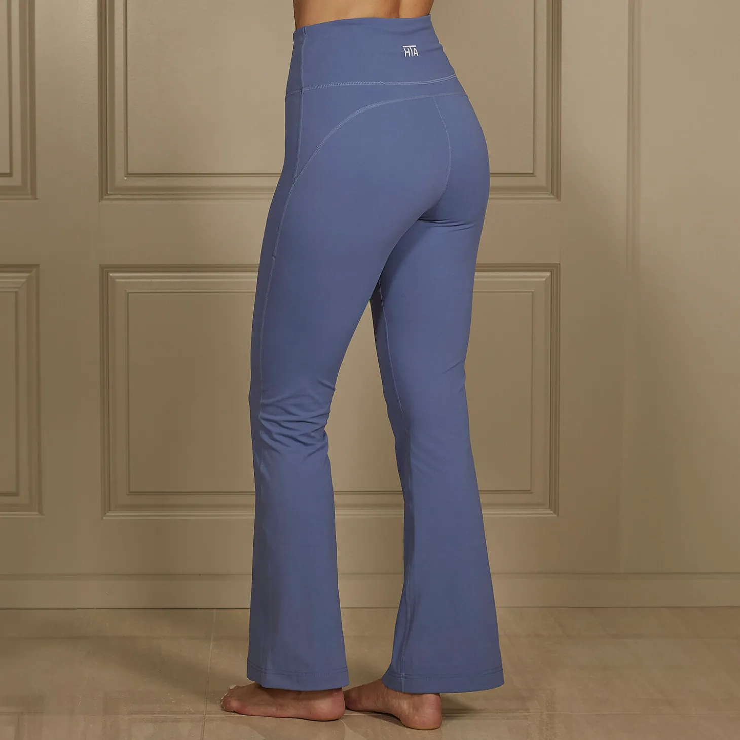 Leggings ausgestellt mit kleiner Tasche