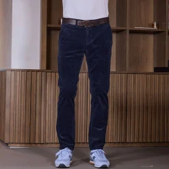Modische Chinohose aus Breitcord