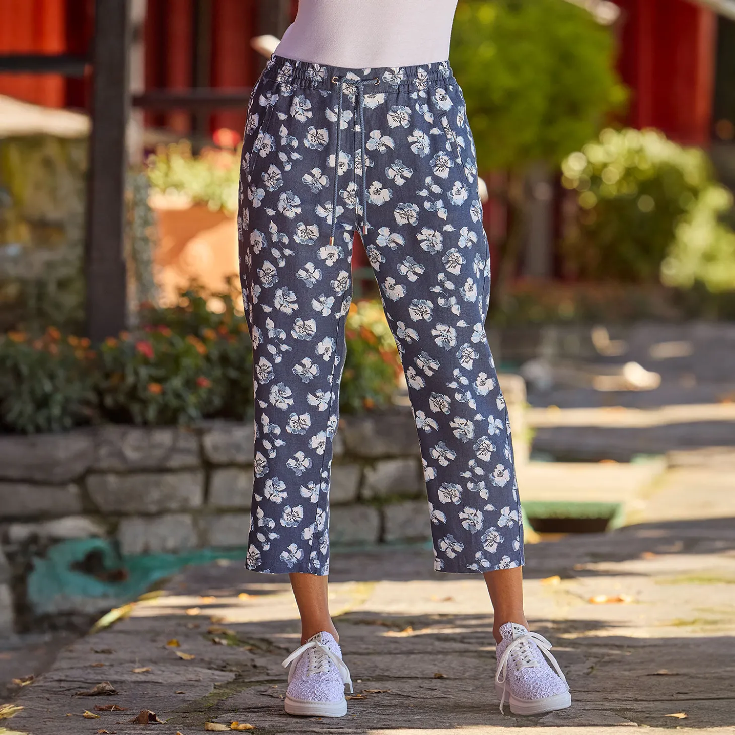 Sommerliche Leinenhose mit Allover-Print