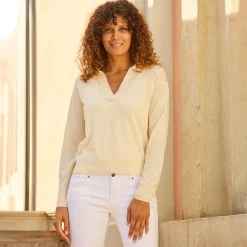 Sommerlicher Pullover mit Polokragen