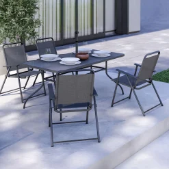 Tisch mit 4 Stühlen und Sonnenschirm